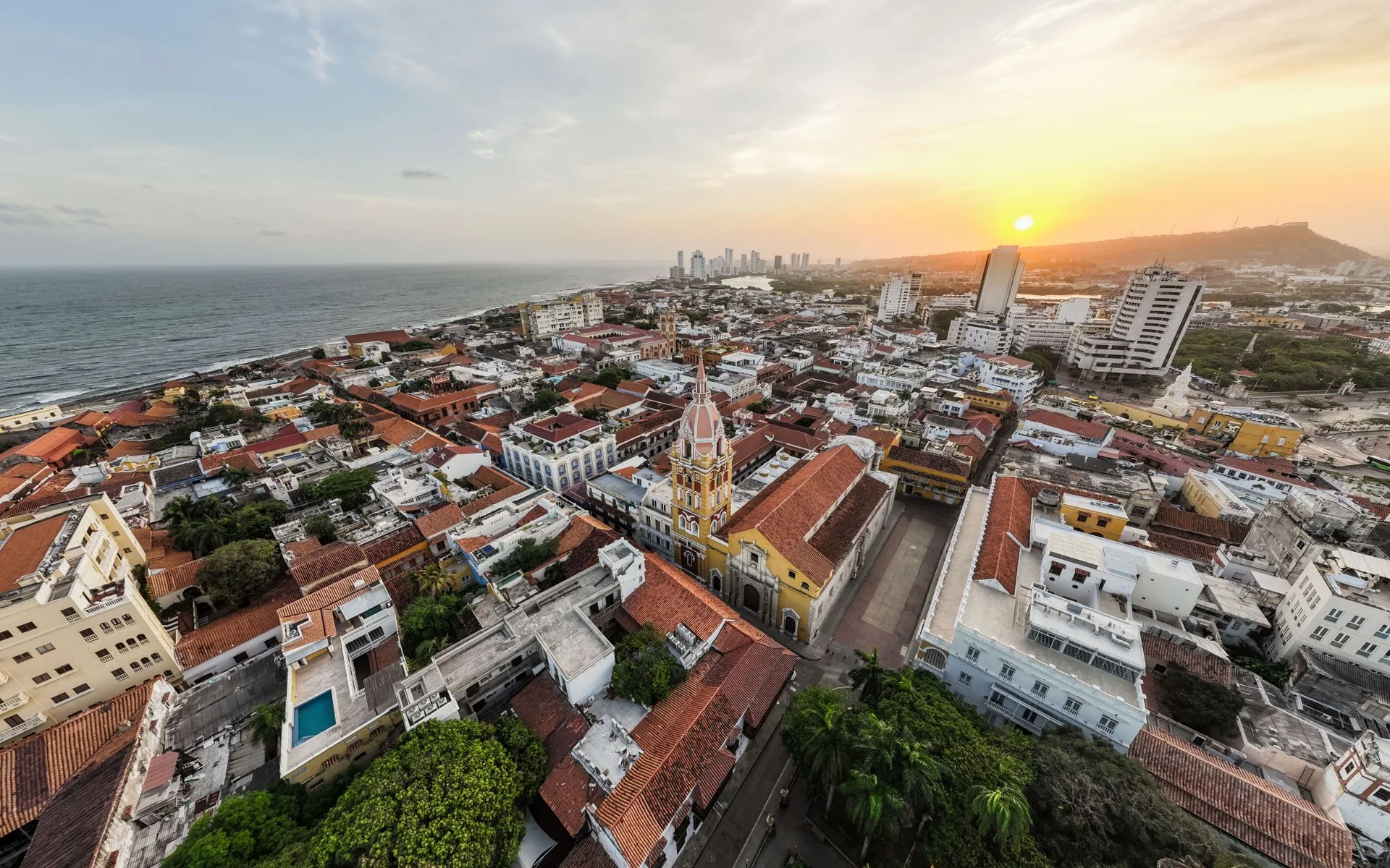 Historische Altstadt von Cartagena bei Sonnenuntergang