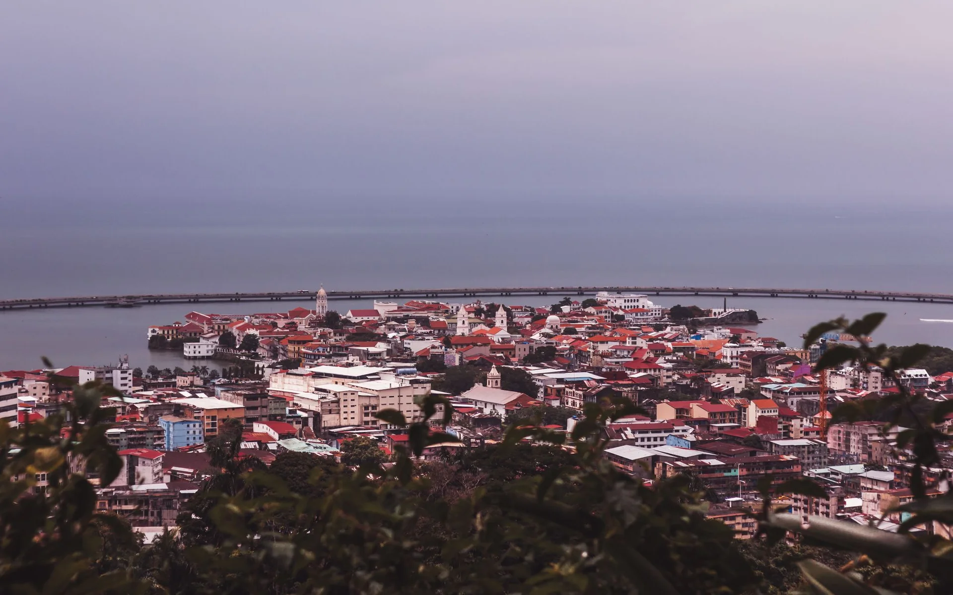 Luftaufnahme von Casco Viejo an der Küste Panamas