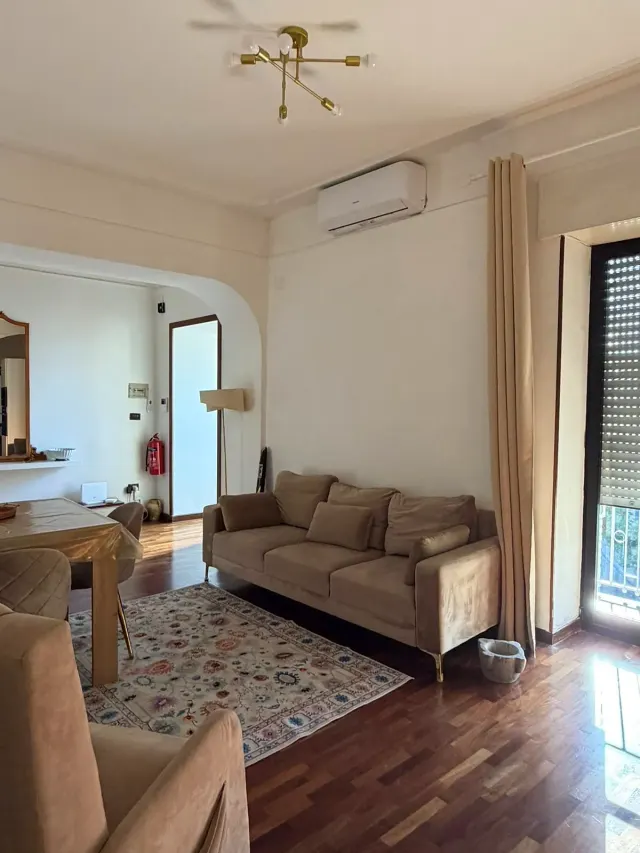 BookNoFees: Elegante Ferienwohnung am Meer mit Balkon – Castellammare Di Stabia
