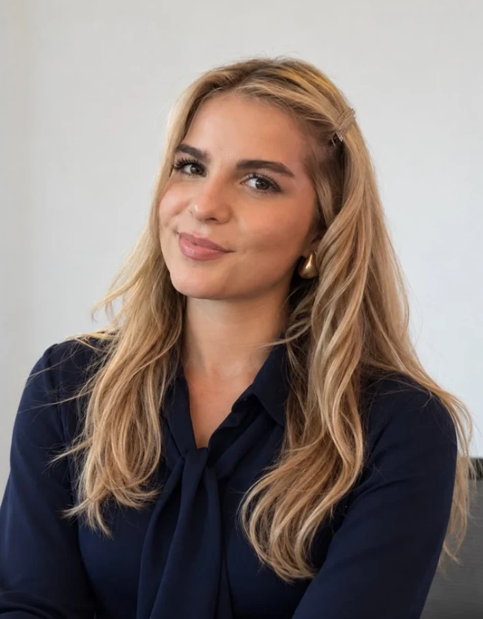 Alina Pfenning · BookNoFees Partner