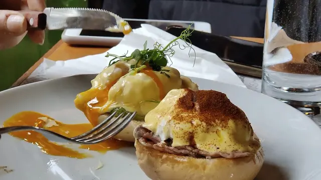 BookNoFees : Café – Le Petit Cafe – Ljubljana – Le Petit Cafe, photo n° 3