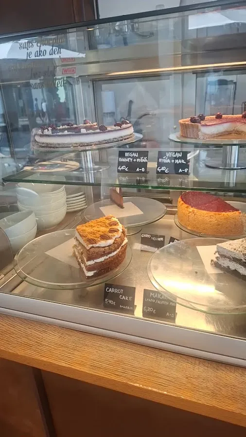 BookNoFees : Café – Mondieu – Bratislava – Mon Dieu, photo n° 2