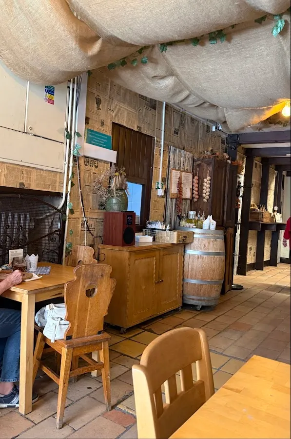 BookNoFees : Restaurant – Viecha U sedliaka – Bratislava – Auberge « U sedliaka », photo n° 2