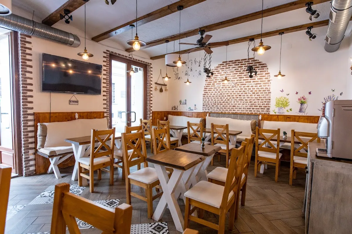 BookNoFees : Restaurant – The Farmhouse – Bratislava – La ferme, photo n° 1