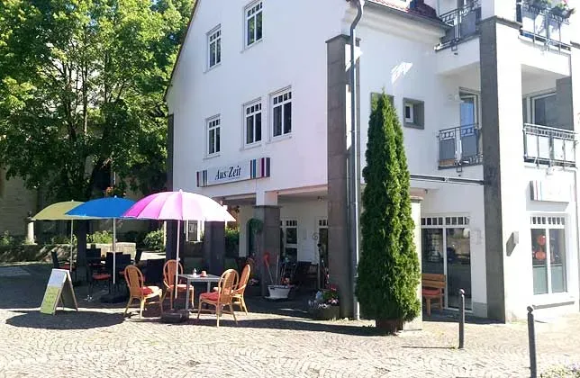 BookNoFees : Café – Aus:Zeit – Rüthen – Extrait de : « Zeit », photo n° 1