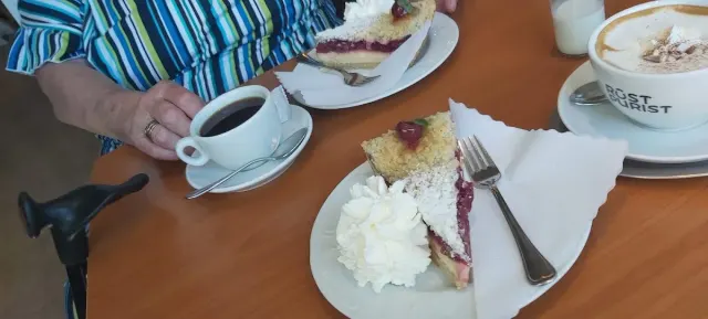 BookNoFees : Restaurant – Café und Konditorei Wenning – Herdecke – Café et pâtisserie Wenning, photo n° 2
