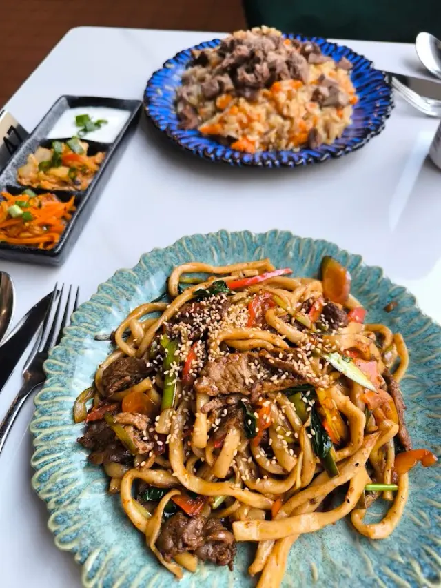 BookNoFees : Restaurant – Uyghur Noodle House – Helsinki – Restaurant de nouilles ouïghoures, photo n° 2