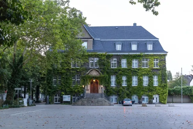 BookNoFees: Hotel-Restaurant Lohenstein, Holzwickede