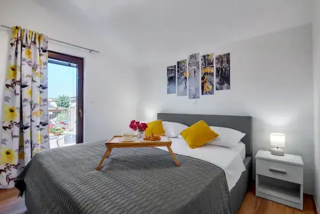 BookNoFees: Joli appartement 2SZ « Suzi » à Pula, très bien situé – Pula