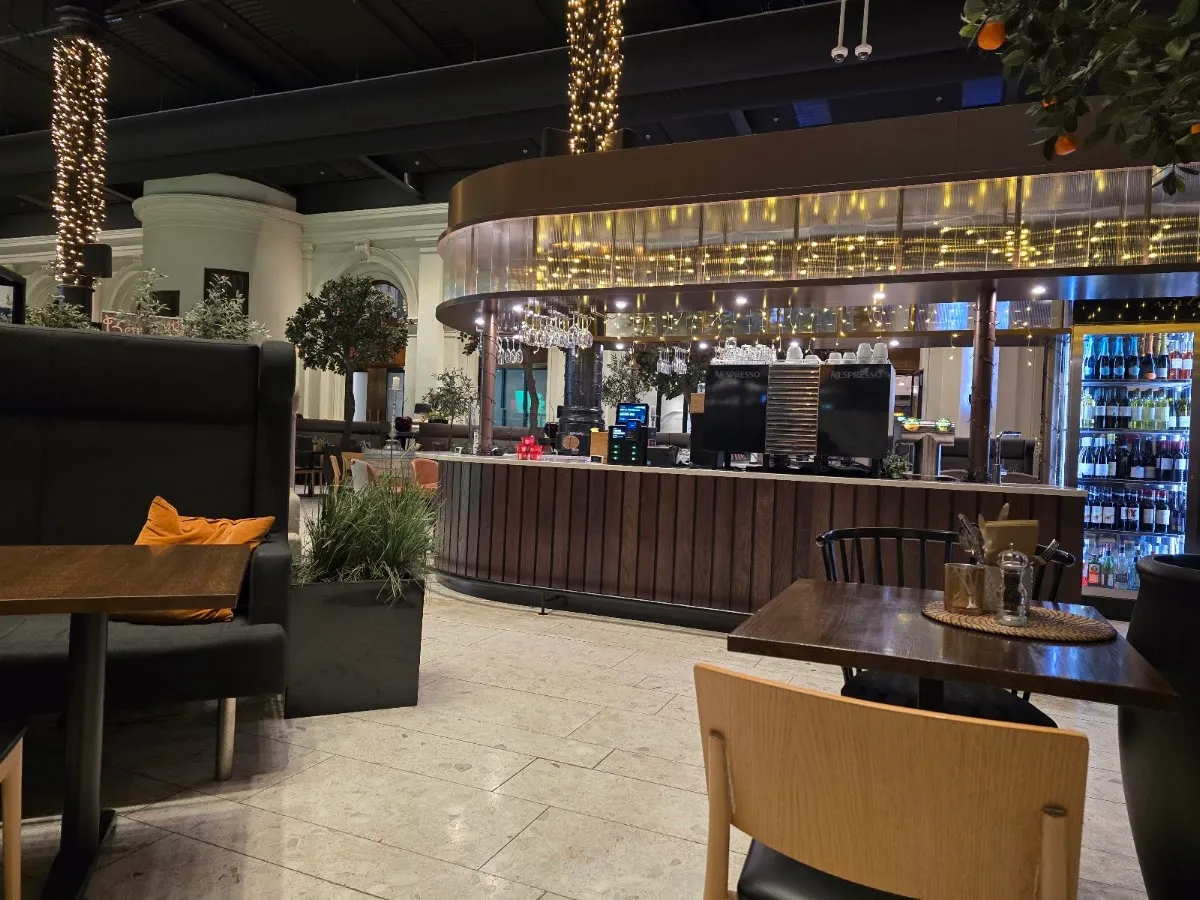BookNoFees : Restaurant – Bella Bambina – Oslo – Jolie petite fille, photo n° 1