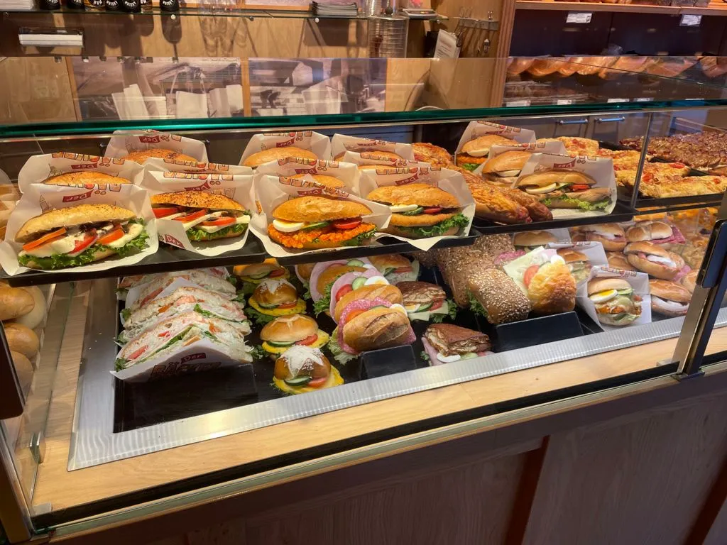 BookNoFees : Restaurant – Backhaus Café Liese – Bestwig – Café-boulangerie Liese, photo n° 1