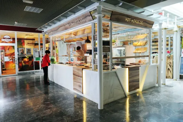 BookNoFees : Snack – Hot Horse DELI – Ljubljana – Hot Horse DELI, photo n° 2