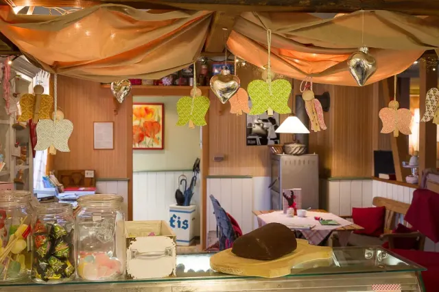 BookNoFees : Boulangerie – Café Backes – Schmallenberg – Café Backes, photo n° 3