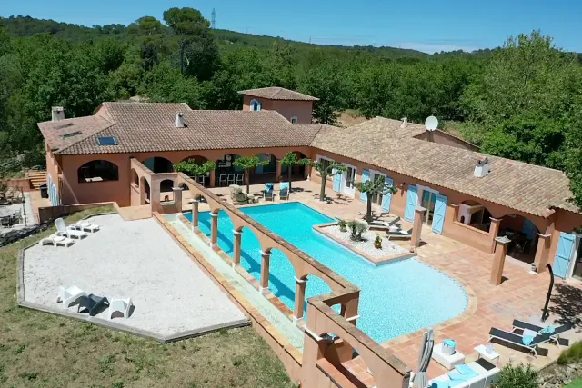 BookNoFees: Les Yuccas –  5 personnes avec piscine + clim – TRANS-EN-PROVENCE