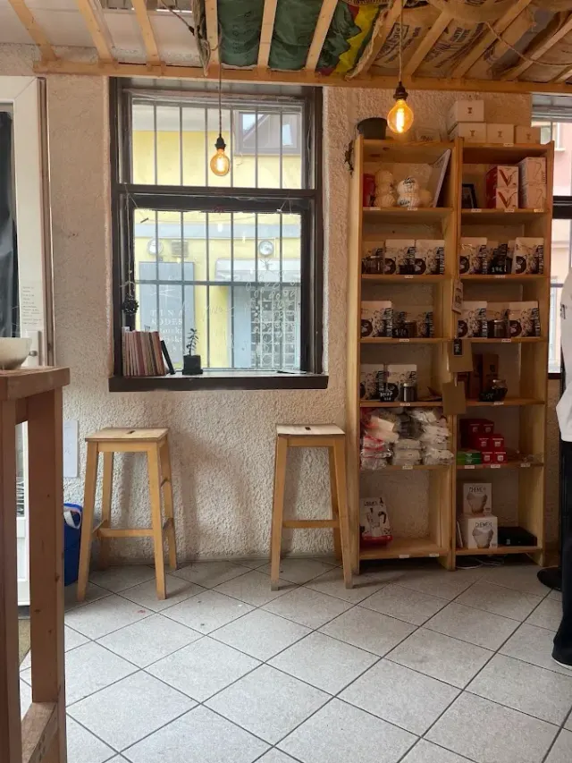 BookNoFees : Café – Mala Pražarna – Ljubljana – Mala Pražarna, photo n° 2