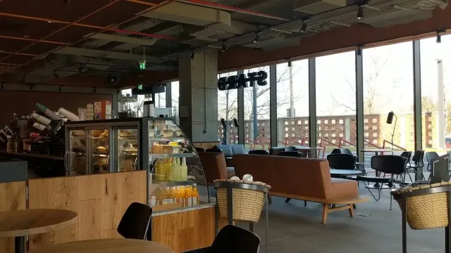 BookNoFees : Restaurant – Starbucks – Bucharest – Starbucks, photo n° 3