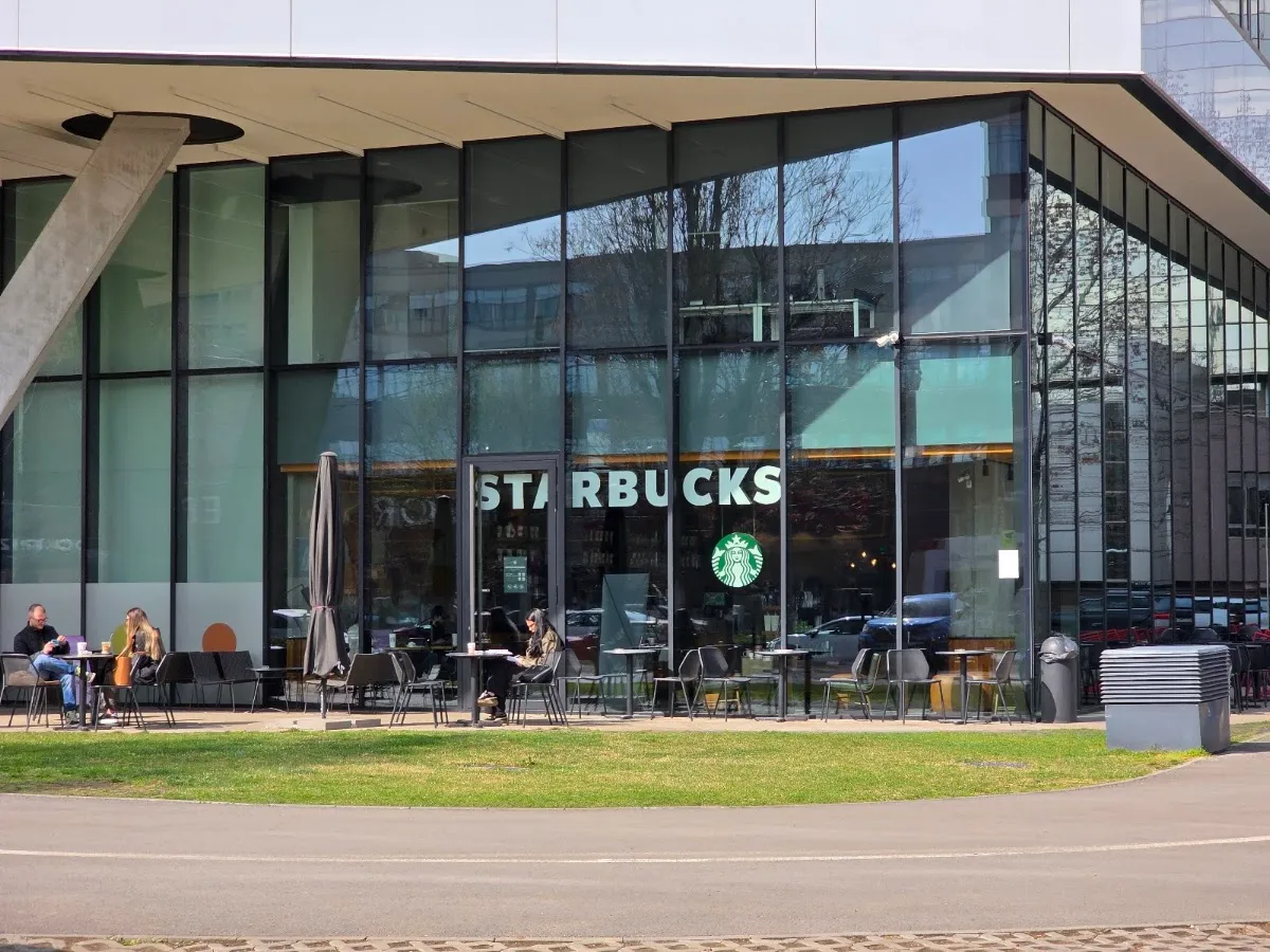 BookNoFees : Restaurant – Starbucks – Bucharest – Starbucks, photo n° 1