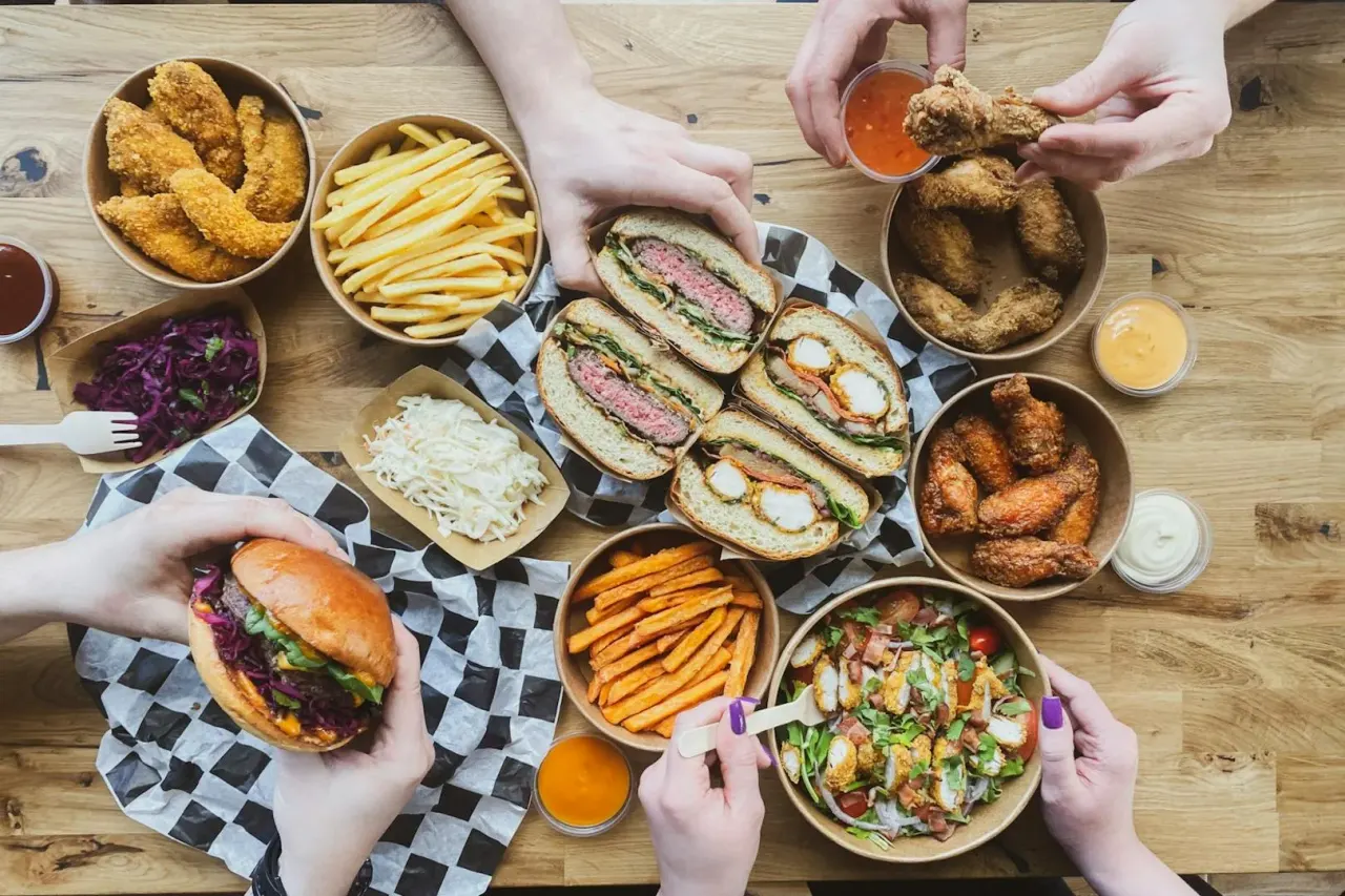 BookNoFees : Snack – Black Cat Burgers – Warsaw – Black Cat Burgers, photo n° 1