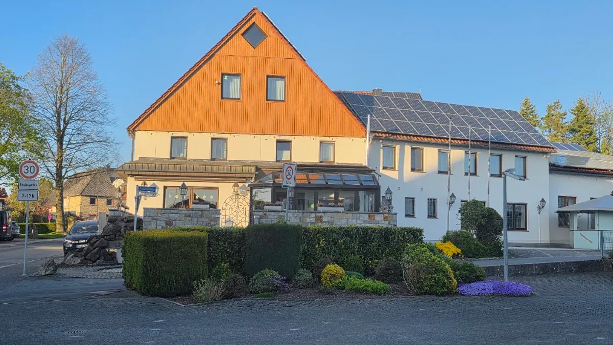 BookNoFees : Restaurant – Landgasthof Kaiser – Bad Wünnenberg – Auberge de campagne Kaiser, photo n° 1