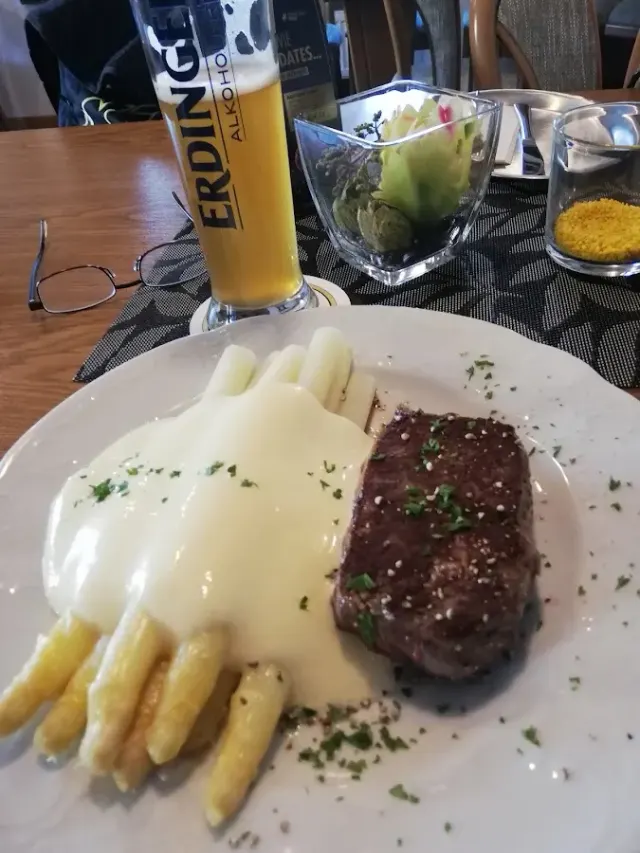 BookNoFees : Restaurant – Georg u. M.-Th. Grofe Gastwirtschaft – Anröchte – Georg et M.-Th. Grofe, restaurant, photo n° 2