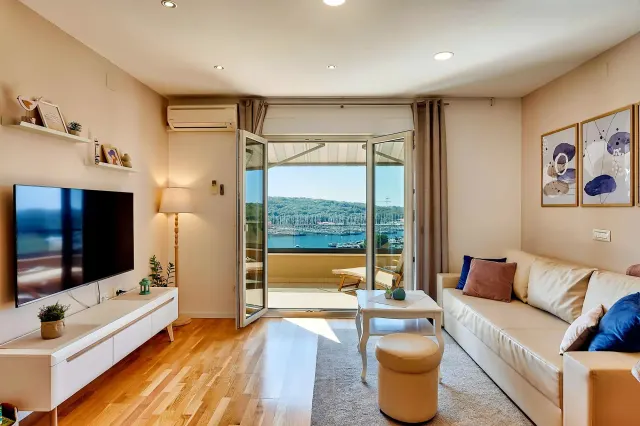 BookNoFees: Appartement « Sanja » avec vue sur la mer et deux chambres à Pula – Pula