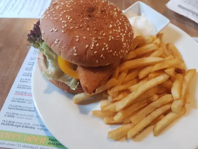 BookNoFees : Restaurant – U Zeleného stromu – Bratislava – Près de l'arbre vert, photo n° 3