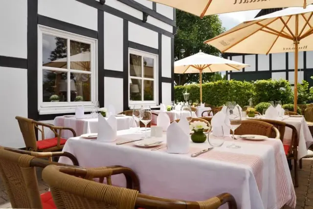 BookNoFees : Restaurant – Romantik Landhotel Knippschild – Rüthen – Hôtel de campagne romantique Knippschild, photo n° 2