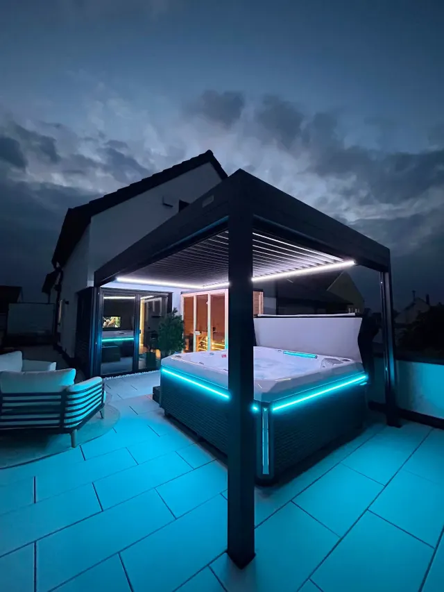 BookNoFees : location de vacances à Mering – Appartement Lion Luxe – Sky Lounge