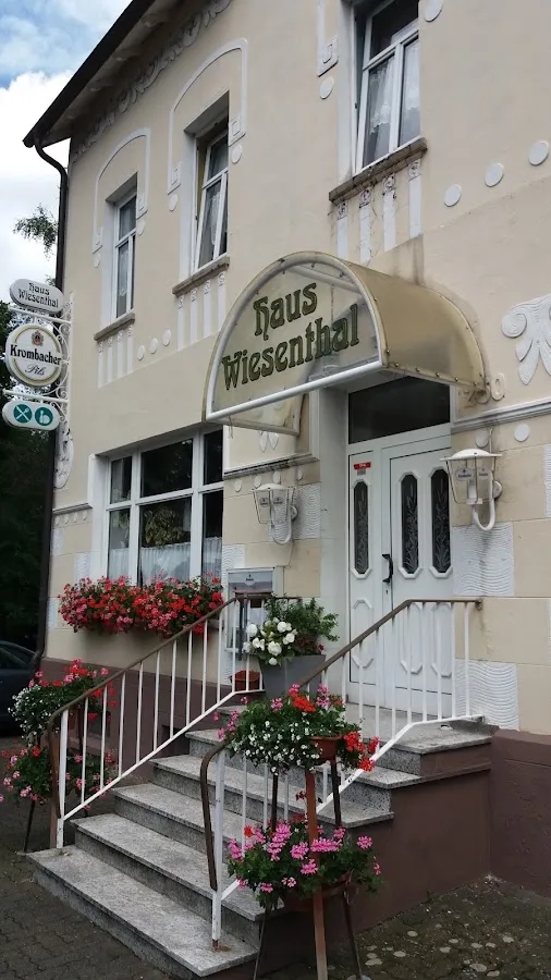 BookNoFees: Haus Wiesenthal, Plettenberg