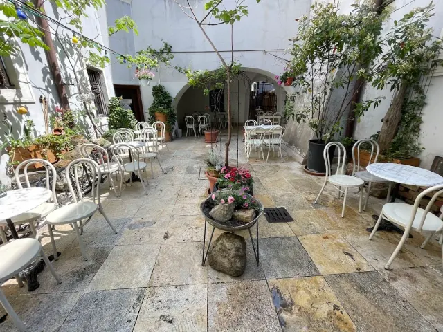 BookNoFees : Café – Café Malewill – Bratislava – Café Malewill, photo n° 3