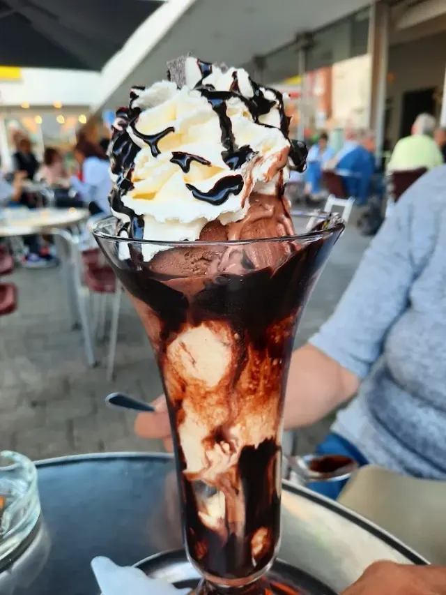 BookNoFees : Glacier – Eiscafe Capri – Herne – Eiscafé Capri, photo n° 2