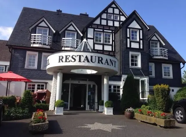 BookNoFees: Albus Panoramahotel, Olpe