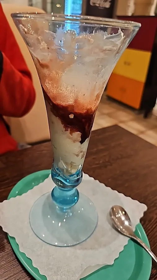 BookNoFees : Restaurant – Eiscafé Bistro Rialto – Werl – Glacier-bistro Rialto, photo n° 2