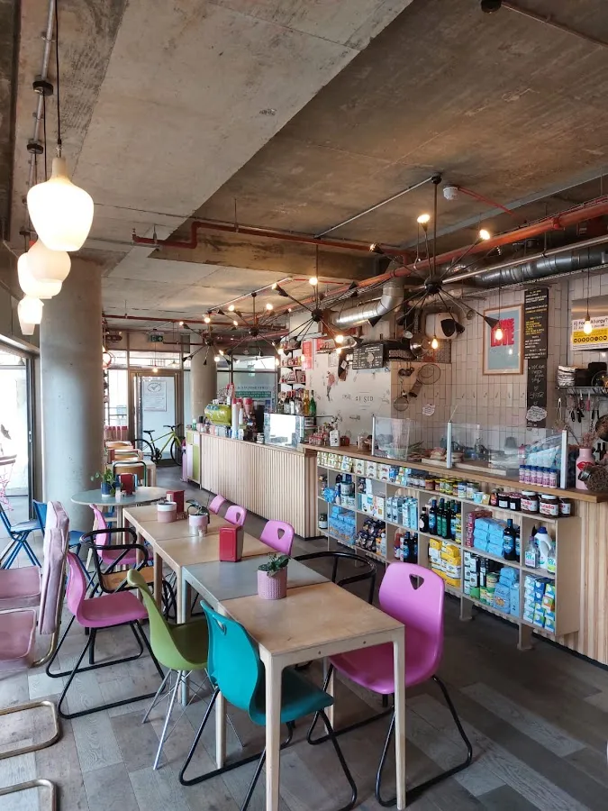 BookNoFees : Café – 21 Sid Tarot & Coffee – London – 21 Sid Tarot & Café, photo n° 1