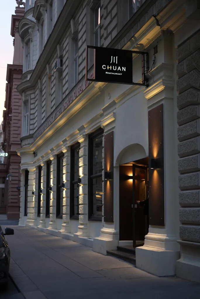 BookNoFees : Restaurant – Chuan – Vienna – John, photo n° 1