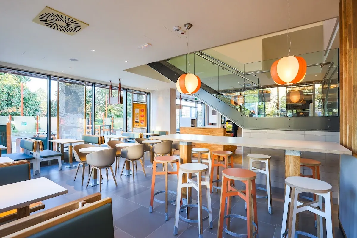 BookNoFees : Snack – McDonald's – Zagreb – McDonald's, photo n° 1