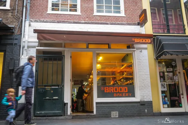 BookNoFees: BBrood, Amsterdam