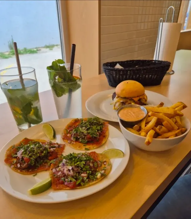 BookNoFees : Restaurant – Roxor BRGR & Beer – Bratislava – Roxor Burger & Beer, photo n° 2