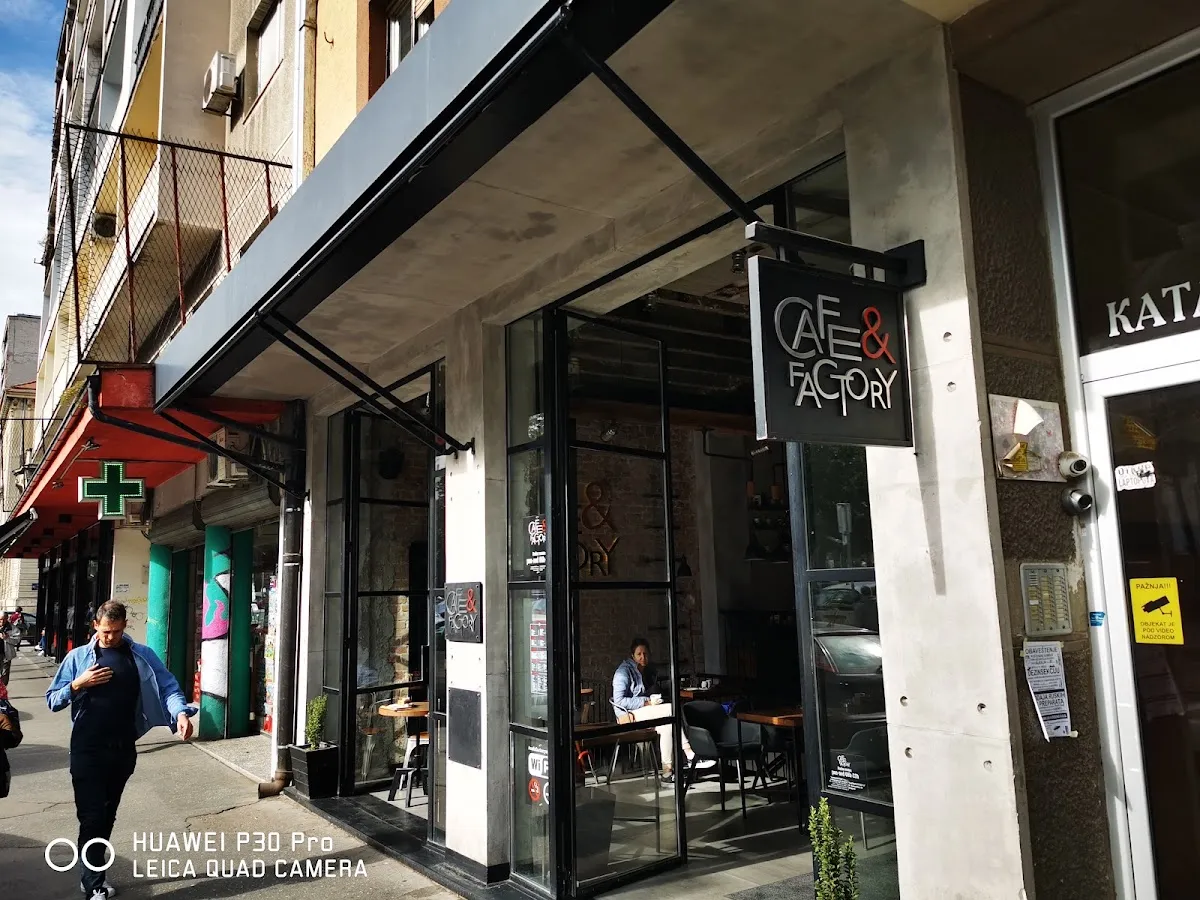 BookNoFees : Café – Cafe & Factory – Belgrade – Café & Usine, photo n° 1