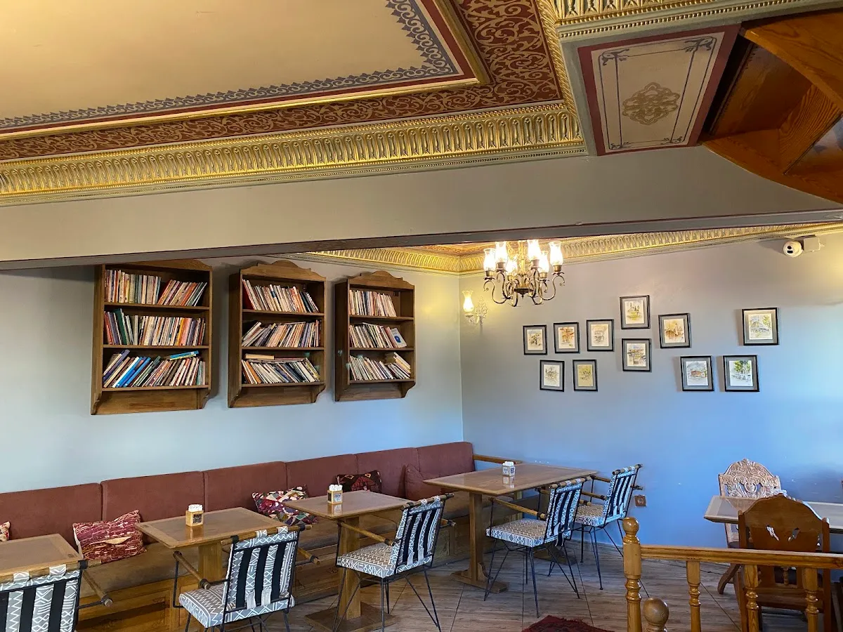 BookNoFees : Café – Aşiyan Books And Coffee – Istanbul – Aşiyan Livres et Café, photo n° 1