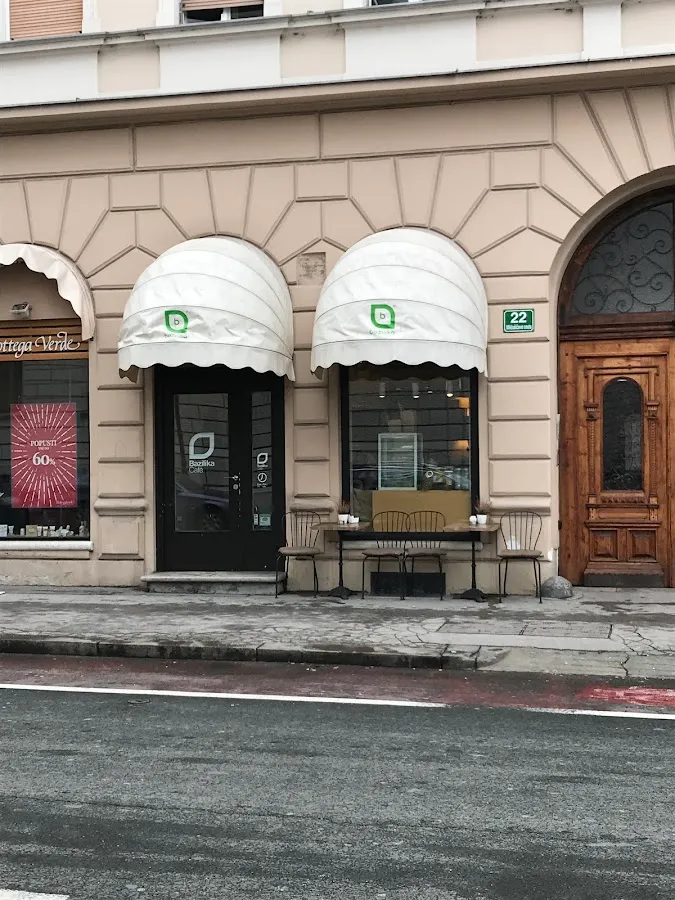 BookNoFees : Café – Bazilika Café – Ljubljana – Bazilika Café, photo n° 1