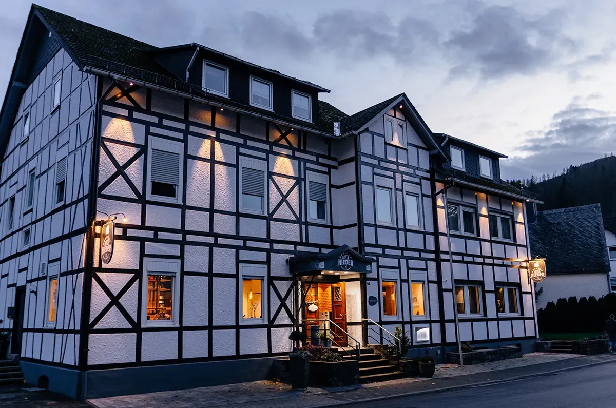 BookNoFees : Restaurant – Gasthof Nieder – Bestwig – Auberge Nieder, photo n° 1