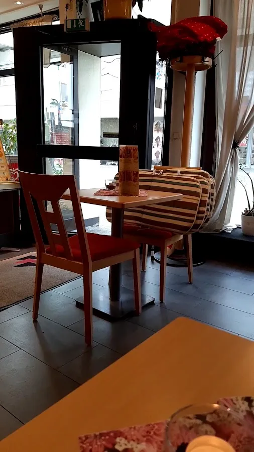 BookNoFees : Restaurant – Anna's Café – Geseke – Le Café d'Anna, photo n° 3