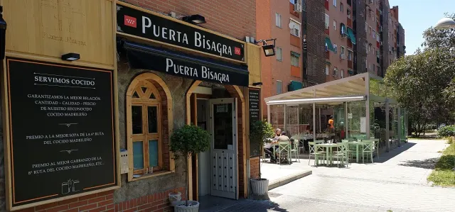 BookNoFees : Restaurant – Puerta bisagra – Madrid – Porte à charnières, photo n° 3