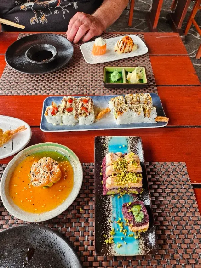 BookNoFees : Restaurant – Hinoki - sushi in kitajska restavracija – Ljubljana – Hinoki - restaurant de sushis et de cuisine chinoise, photo n° 2